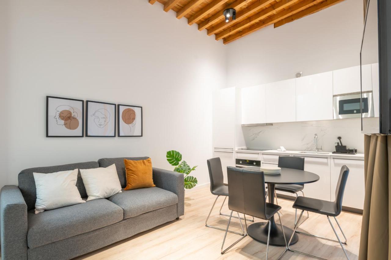 Apartamentos Malaga Centro El Conde By Renthas Екстериор снимка