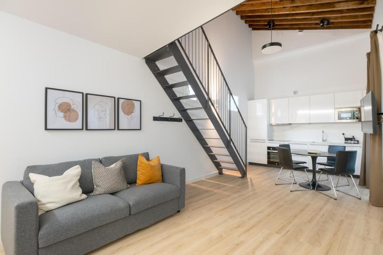 Apartamentos Malaga Centro El Conde By Renthas Екстериор снимка
