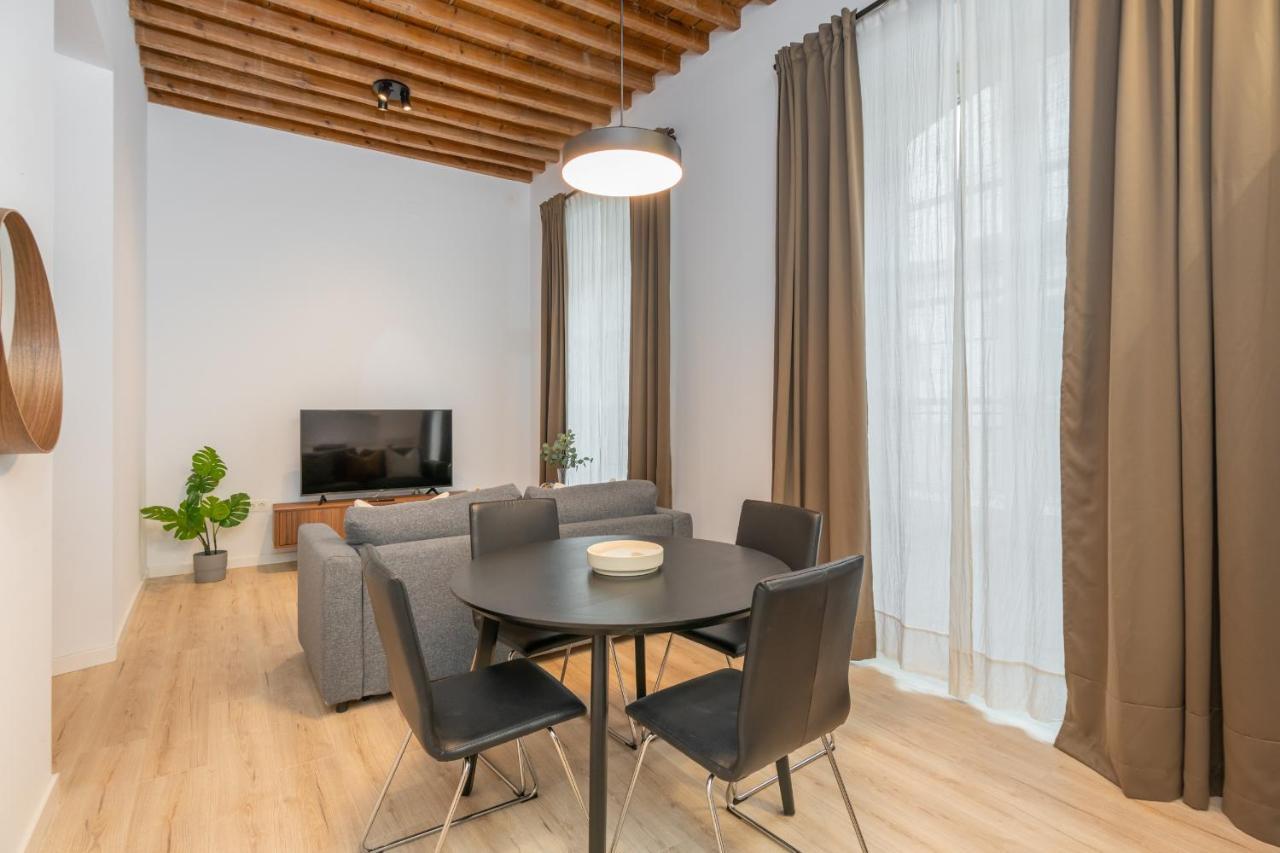 Apartamentos Malaga Centro El Conde By Renthas Екстериор снимка
