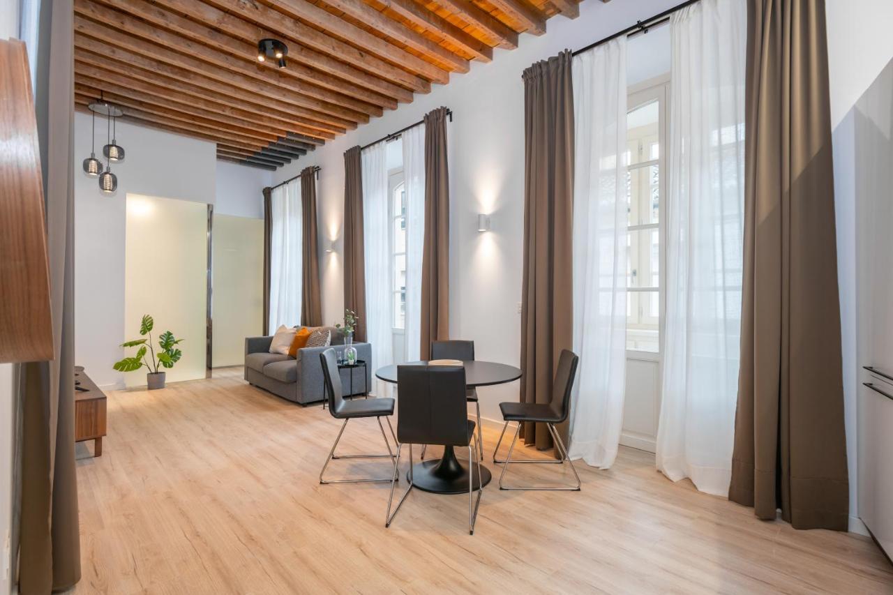Apartamentos Malaga Centro El Conde By Renthas Екстериор снимка