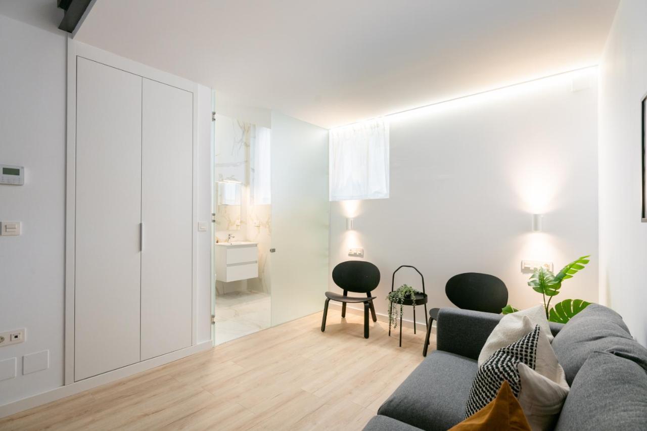 Apartamentos Malaga Centro El Conde By Renthas Екстериор снимка