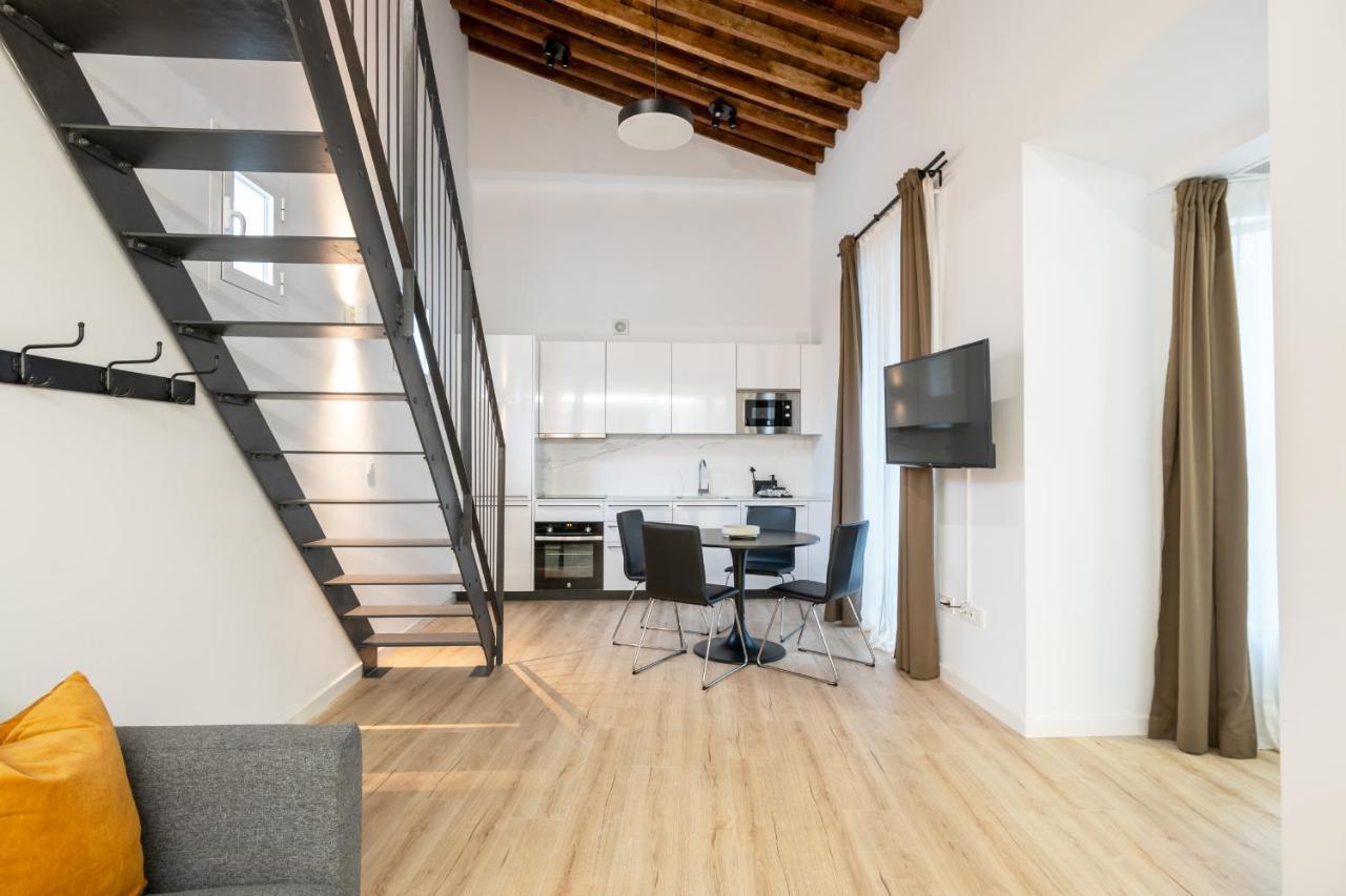 Apartamentos Malaga Centro El Conde By Renthas Екстериор снимка
