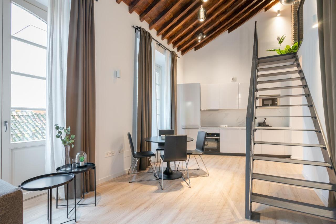 Apartamentos Malaga Centro El Conde By Renthas Екстериор снимка